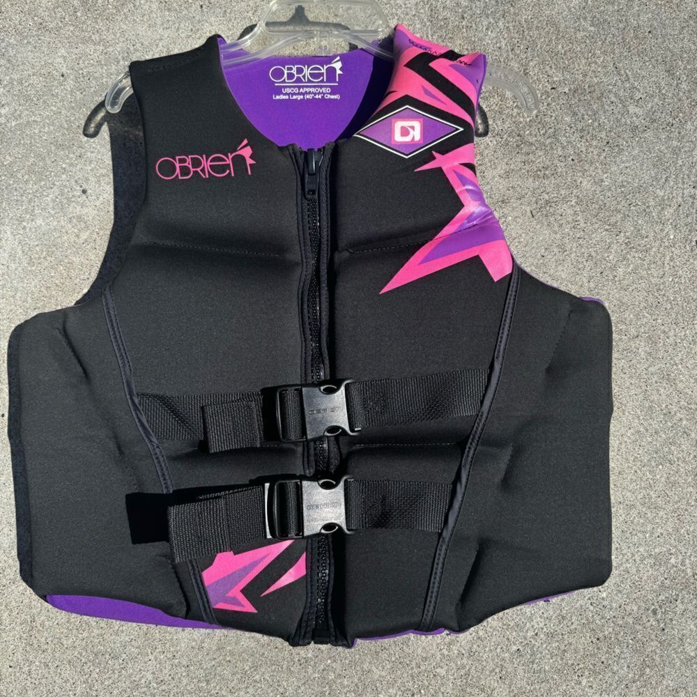 O’Brien ladies large life vest like new!